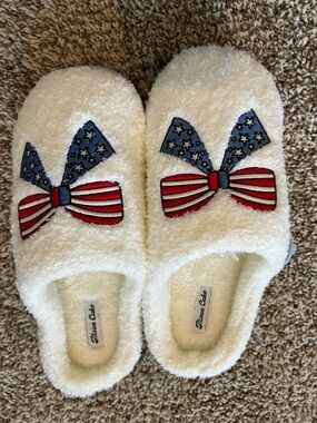 Ivory Women’s Slippers with Patriotic Bow Accent